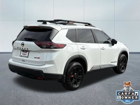 Used 2025 Nissan Rogue SV AWD/4WD image 3