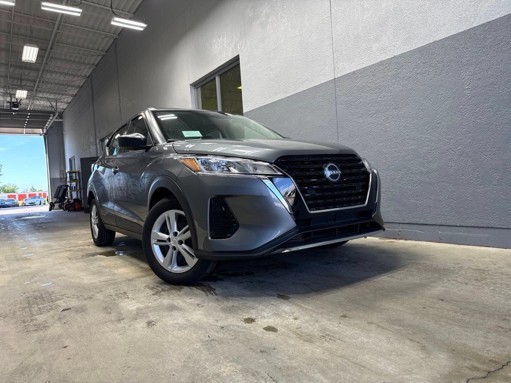 Used 2025 Nissan Kicks Play S FWD image 27