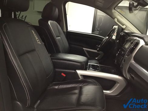 Used 2019 Nissan Titan PRO-4X w/ Pro-4x Convenience Package AWD/4WD image 37