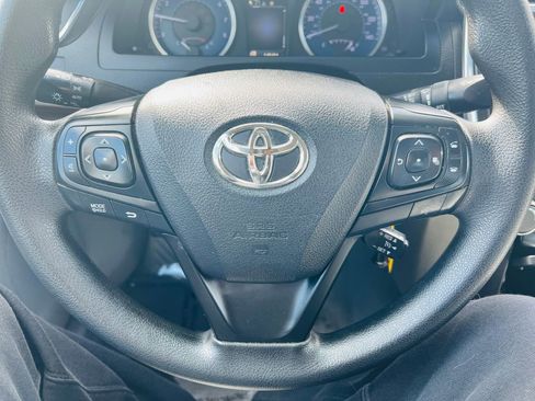 Used 2017 Toyota Camry LE image 19