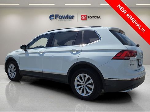 Used 2018 Volkswagen Tiguan SE w/ Panoramic Sunroof Package FWD image 5