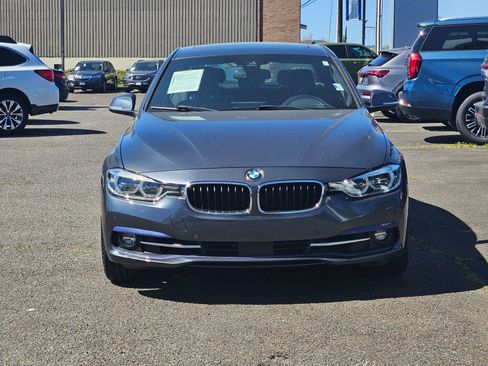 Used 2018 BMW 330i xDrive Sedan AWD/4WD image 8