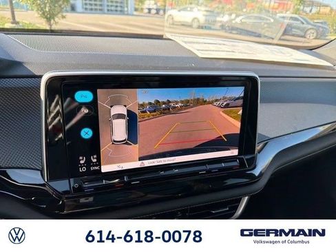New 2026 Volkswagen Atlas Cross Sport SEL Premium R-Line AWD/4WD image 32