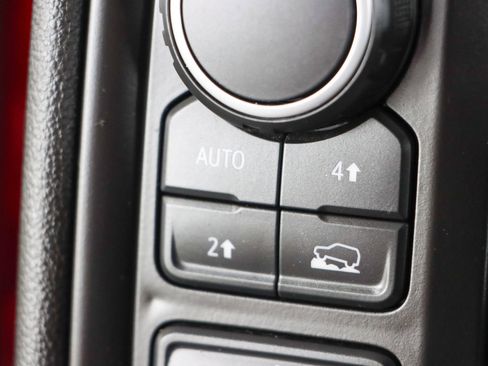 Used 2020 Chevrolet Silverado 1500 Custom w/ Custom Value Package image 21