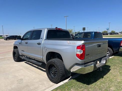 Used 2021 Toyota Tundra SR5 w/ SR5 Upgrade Package image 4