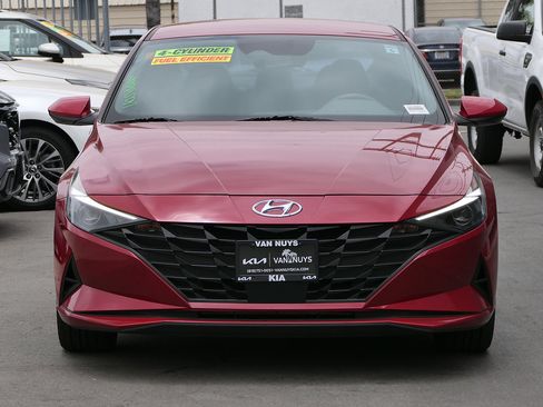 Used 2023 Hyundai Elantra SEL w/ Convenience Package FWD image 8