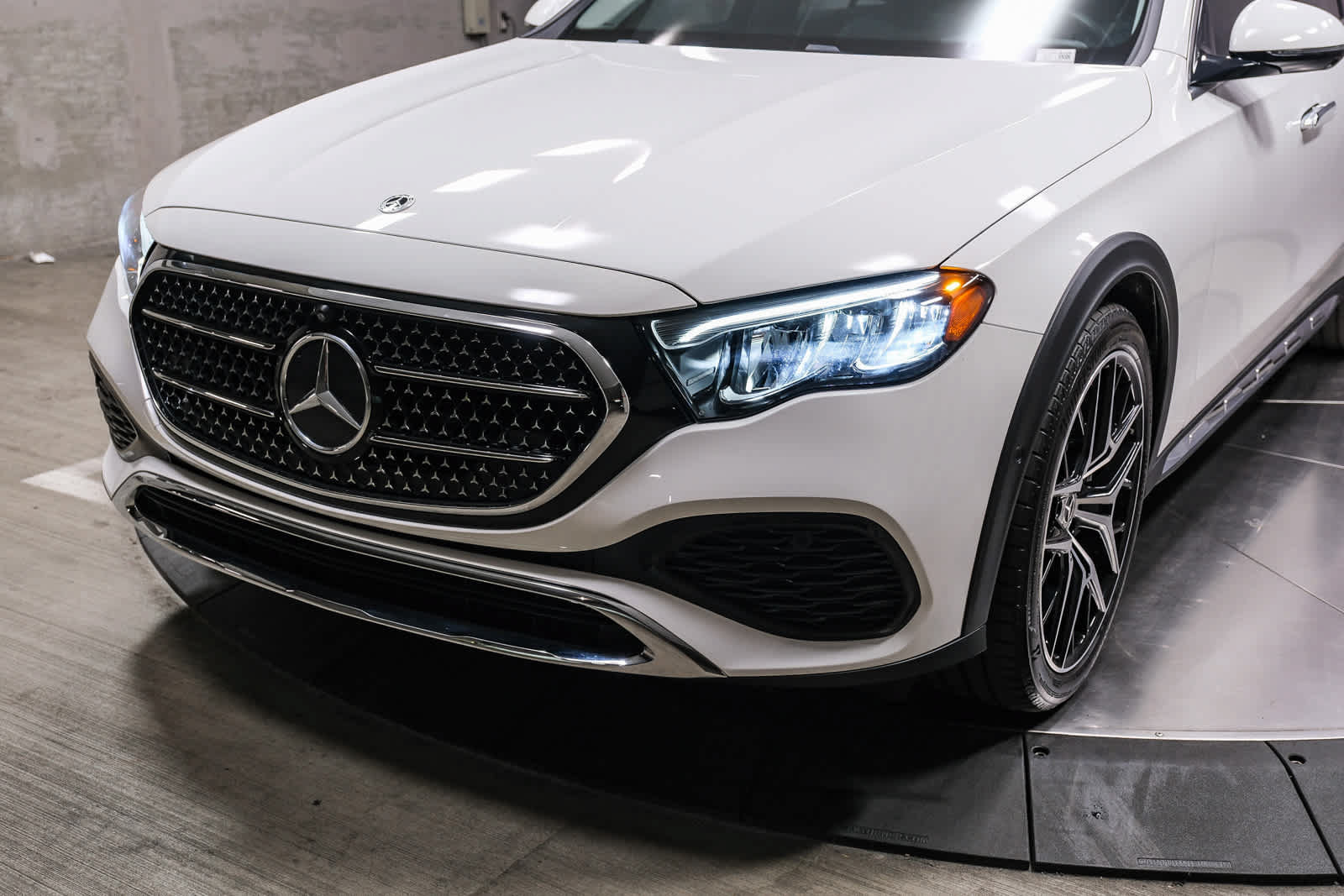 Certified 2026 Mercedes-Benz E 450 4MATIC All-Terrain Wagon image 11