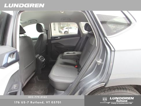Used 2024 Volkswagen Taos SE AWD/4WD image 35