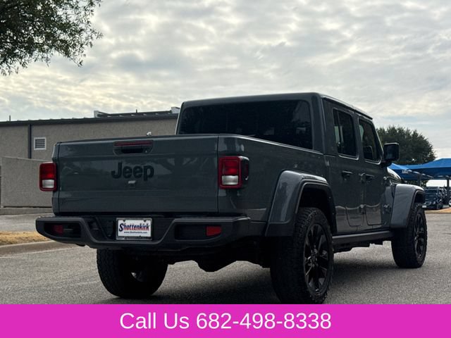 Used 2025 Jeep Gladiator Sport AWD/4WD image 9