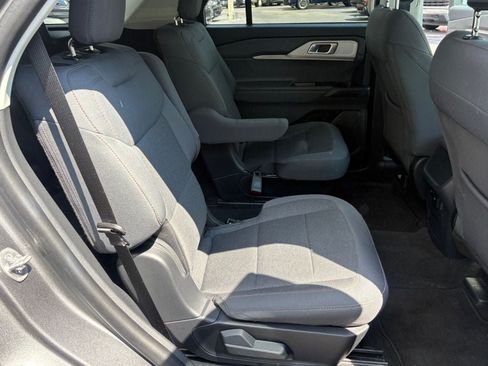 Used 2026 Ford Explorer Active RWD image 17