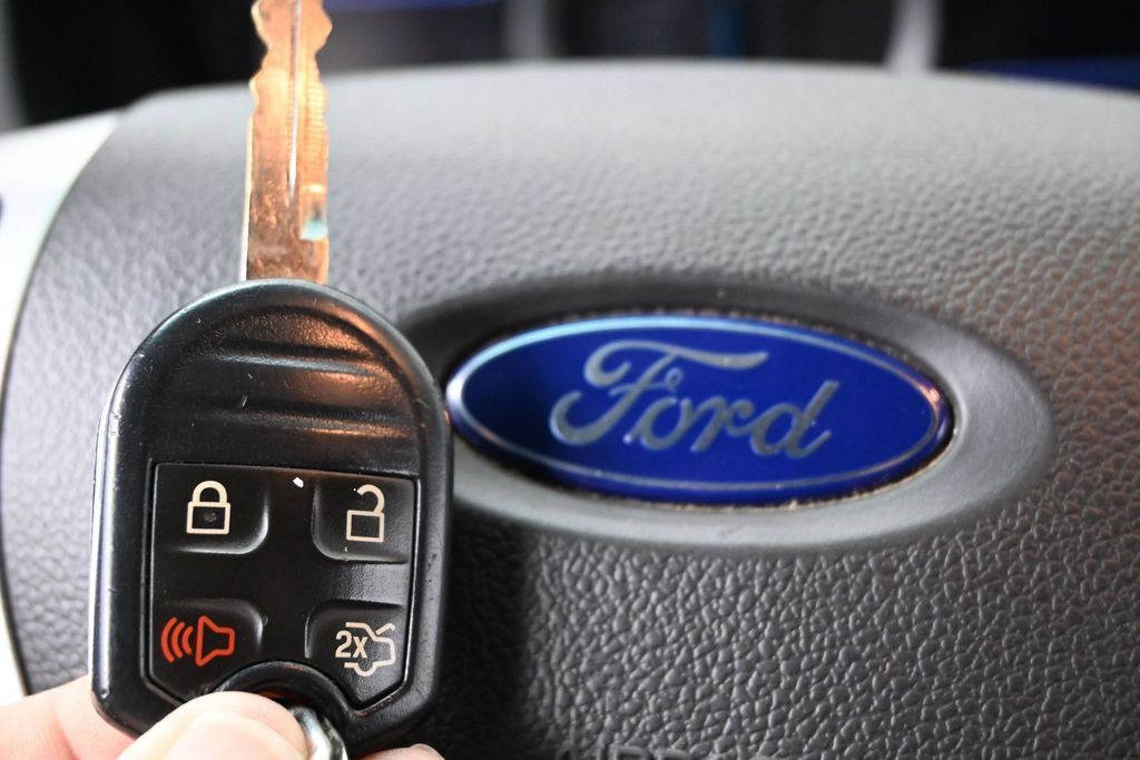Used 2013 Ford Explorer XLT AWD/4WD image 42