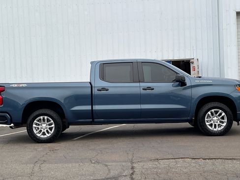 Used 2024 Chevrolet Silverado 1500 Custom image 3