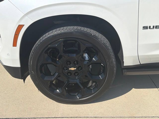 Used 2025 Chevrolet Suburban High Country AWD/4WD image 10