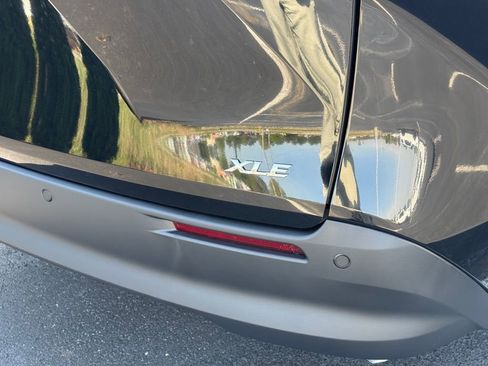 New 2026 Toyota Sienna XLE image 9