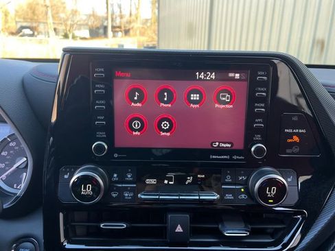 Used 2022 Toyota Highlander XSE image 26