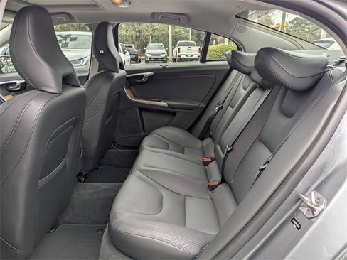 Used 2017 Volvo S60 T5 Inscription Platinum image 13