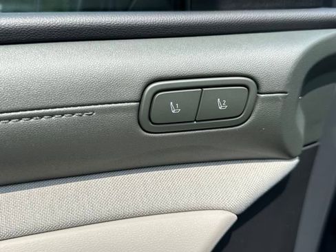 New 2025 Hyundai Tucson Limited image 12