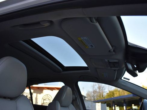 Used 2017 Acura TLX V6 w/ Technology Package image 27