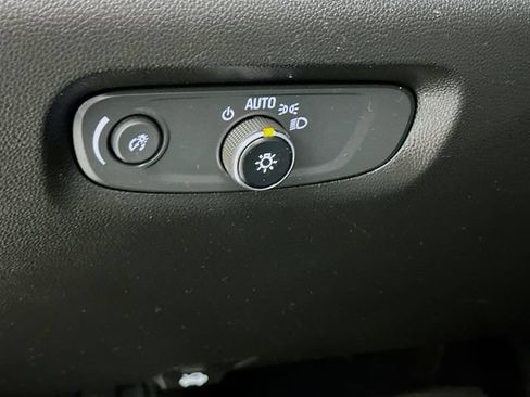 Used 2022 Chevrolet Traverse LT AWD/4WD image 13