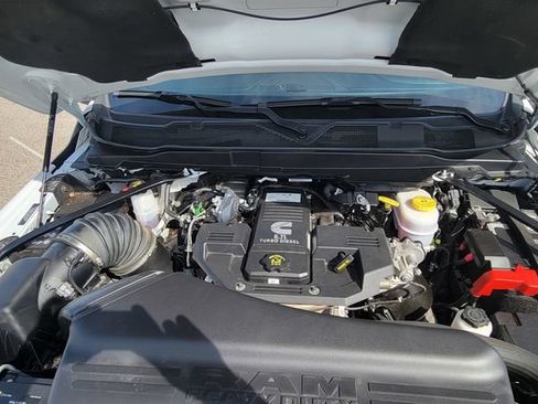 Used 2024 RAM 3500 Limited AWD/4WD image 12