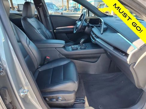 Used 2024 Cadillac XT4 Premium Luxury image 11