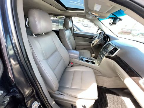 Used 2012 Jeep Grand Cherokee Laredo AWD/4WD image 28