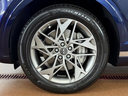 Used 2024 Genesis GV70 2.5T w/ Advanced Package AWD/4WD image 8