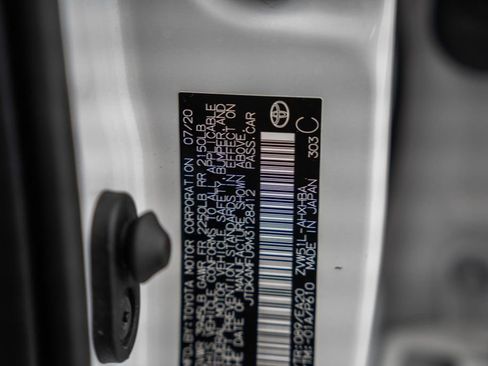 Certified 2021 Toyota Prius FWD image 43