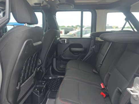 Used 2021 Jeep Wrangler Unlimited Rubicon AWD/4WD image 5