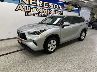 Used 2023 Toyota Highlander LE