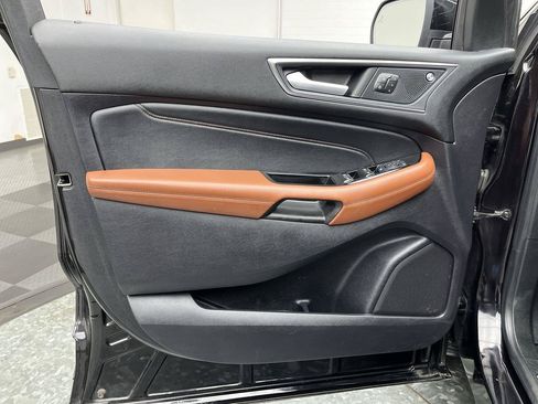Used 2019 Ford Edge Titanium w/ Equipment Group 301A AWD/4WD image 9