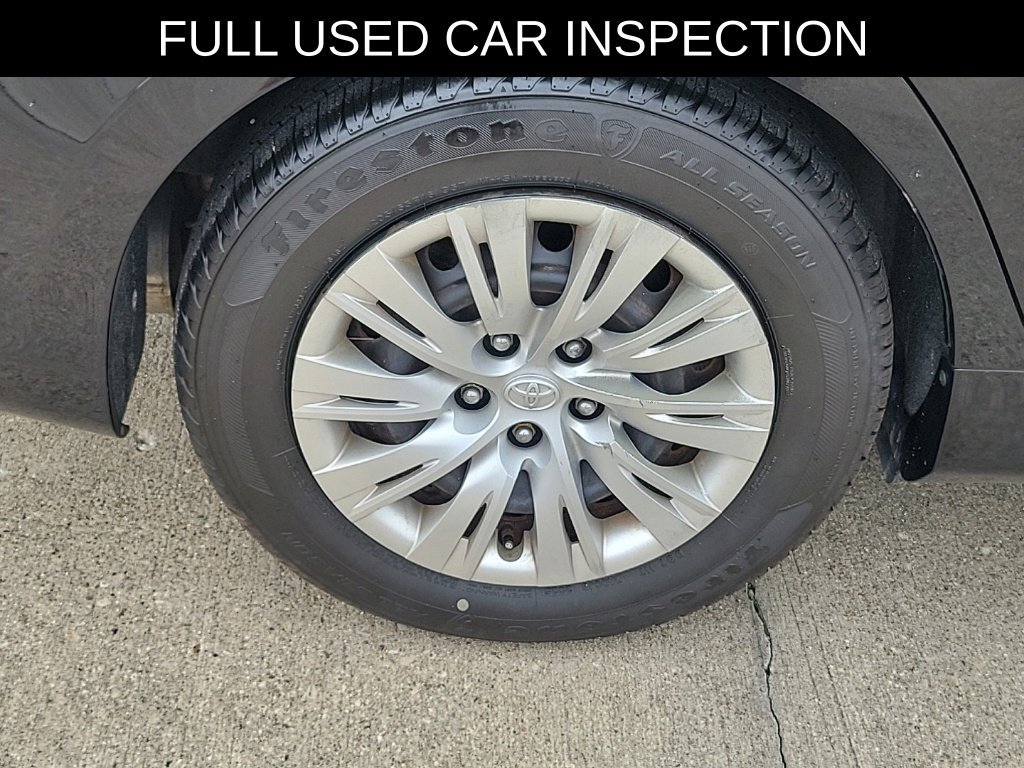 Used 2012 Toyota Camry LE FWD image 5