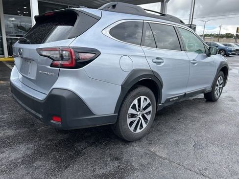Used 2023 Subaru Outback Premium image 4