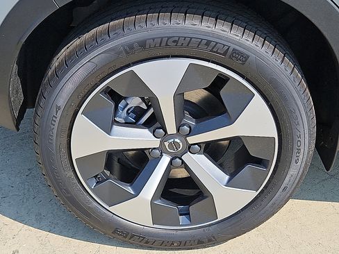 New 2026 Volvo XC40 B5 Core w/ Protection Package Premier image 7