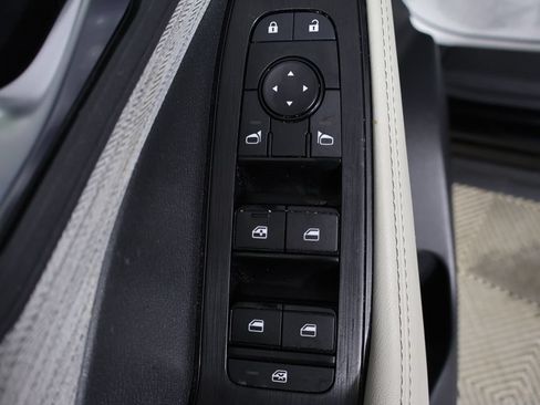 Used 2023 Nissan Rogue SV AWD/4WD image 31