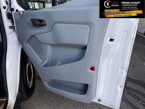 Used 2019 Ford Transit 250 130 Low Roof RWD image 32