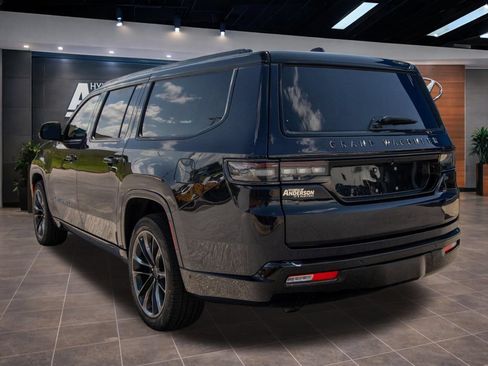 Used 2025 Jeep Grand Wagoneer L Series III w/ Rear Seat Video Group 1 AWD/4WD image 11