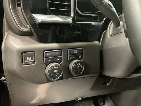Used 2025 Chevrolet Silverado 1500 LT Trail Boss w/ Convenience Package II AWD/4WD image 22