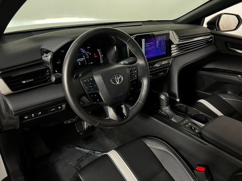 Certified 2025 Toyota Camry SE image 11
