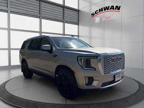 Used 2022 GMC Yukon Denali w/ Denali Premium Package AWD/4WD image 2
