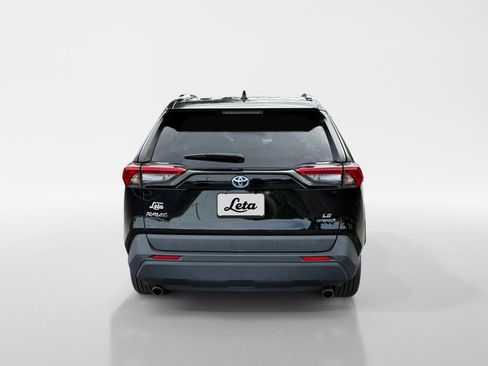Used 2021 Toyota RAV4 LE AWD/4WD image 5