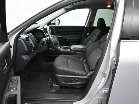 Certified 2024 Nissan Pathfinder SV FWD image 14