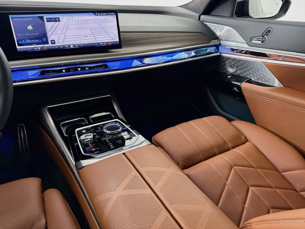 Used 2026 BMW 760i xDrive AWD/4WD image 25