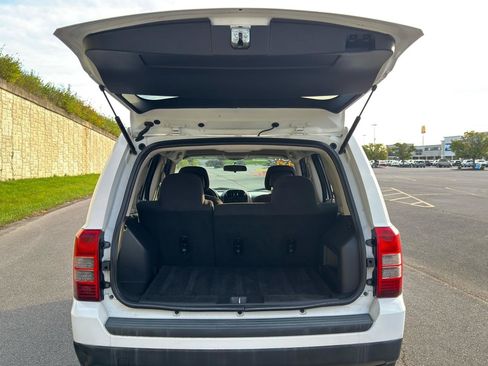 Used 2011 Jeep Patriot Latitude AWD/4WD image 42