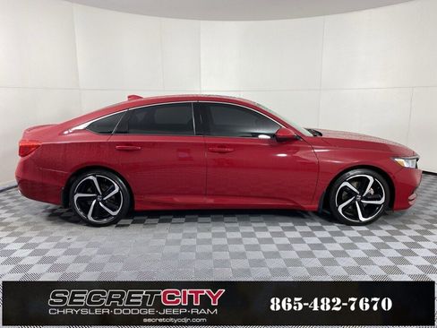 Used 2018 Honda Accord Sport image 8
