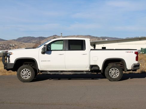 Used 2020 Chevrolet Silverado 2500 LT w/ All Star Edition image 3