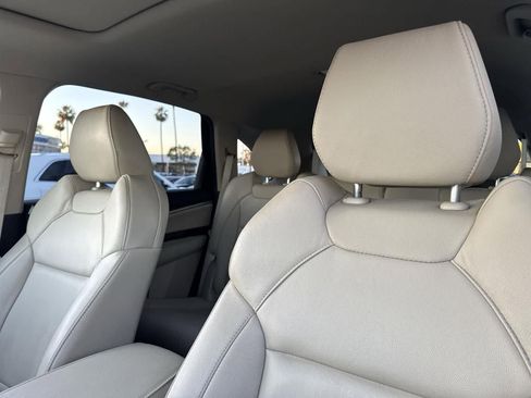 Used 2019 Acura MDX FWD image 15