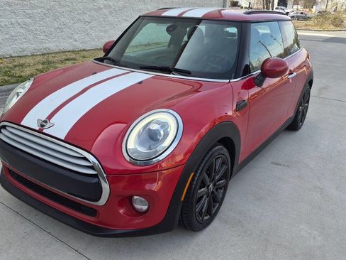 Used 2015 MINI Cooper 2-Door Hardtop image 3