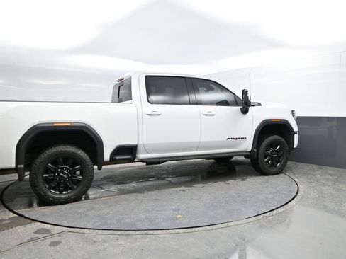 Used 2024 GMC Sierra 2500 AT4 w/ AT4 Premium Plus Package image 10
