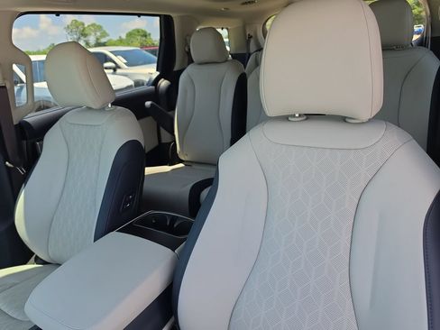 New 2026 Kia Carnival SX FWD image 23